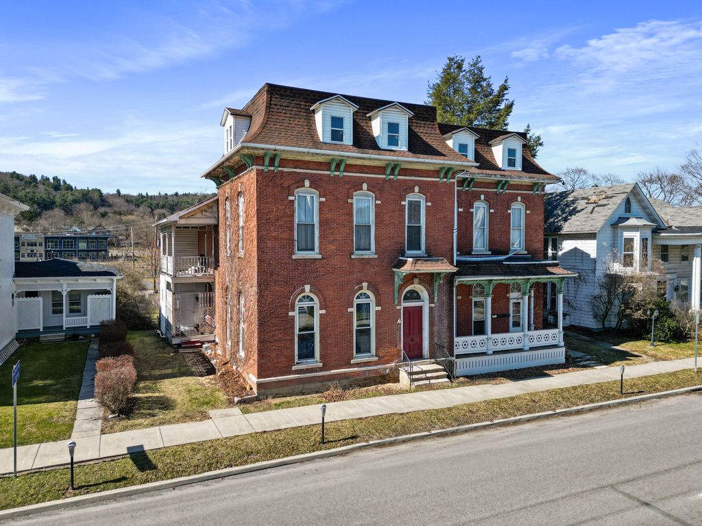 14 N  Front St, Clearfield, PA 16830