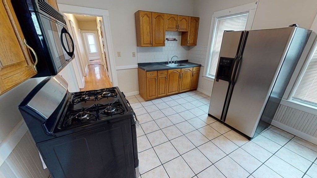 181 Norfolk St #3, Dorchester Center, MA 02124