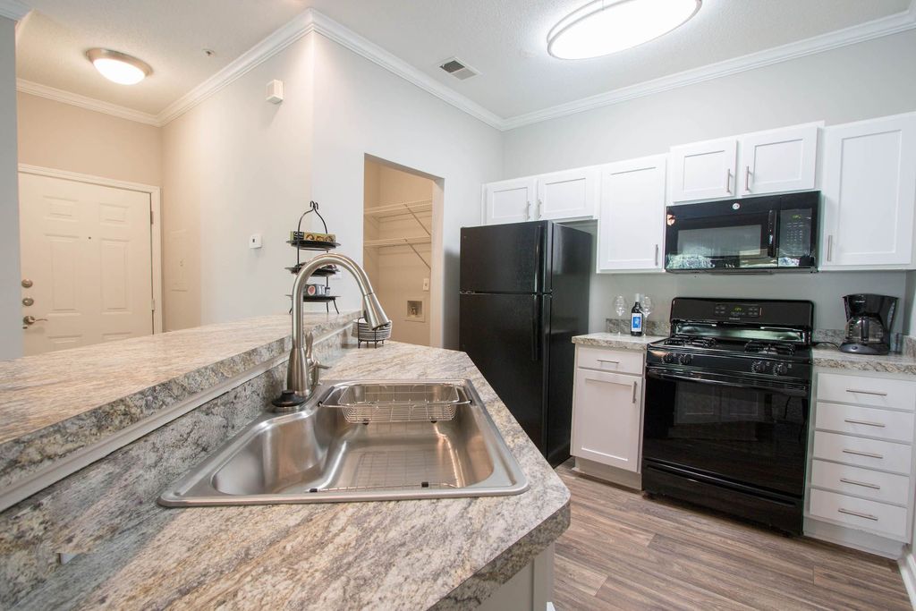 10 Lakeside Way, Newnan, GA 30265