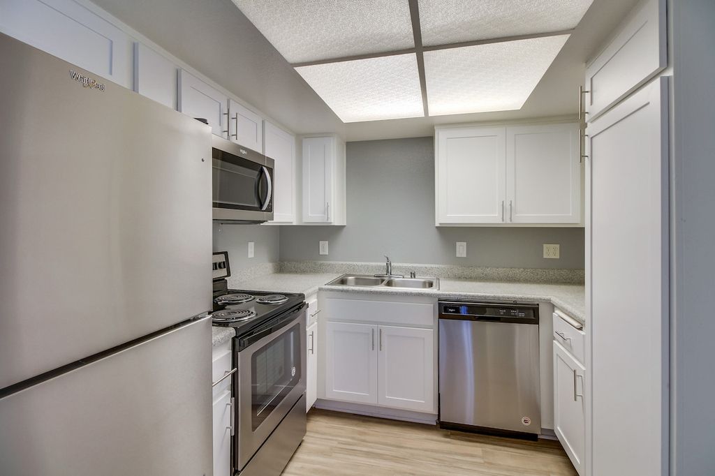 2170 S Harbor Blvd, Anaheim, CA 92802