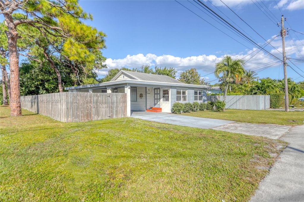 899 NE 35th St, Oakland Park, FL 33334