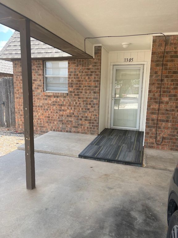 1305 Tanglewood Ln, Odessa, TX 79761