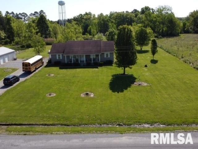 11902 Greg St, Sesser, IL 62884