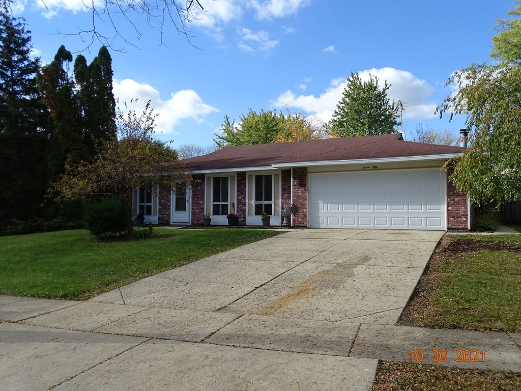 750 Quincy Dr, Roselle, IL 60172
