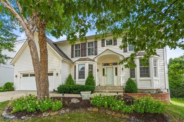 14549 S Greenwood St, Olathe, KS 66062