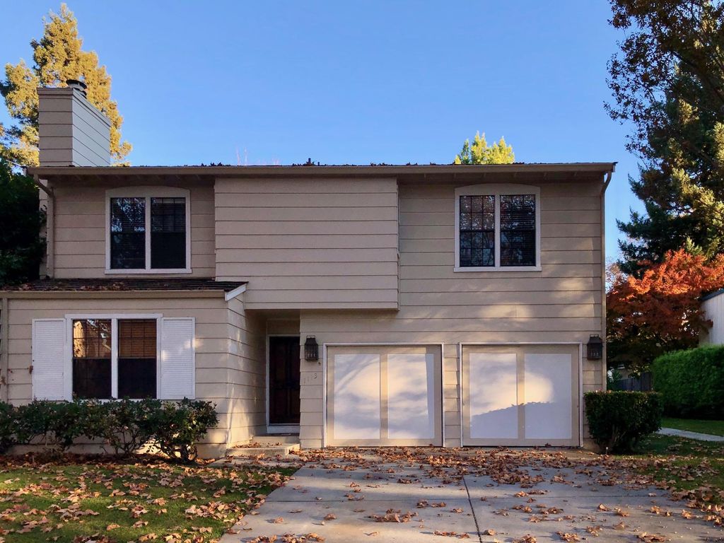 1113 Sussex Sq, Mountain View, CA 94040