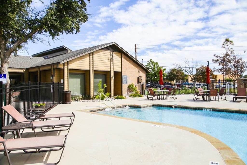 2811 W Loop 250 N, Midland, TX 79705