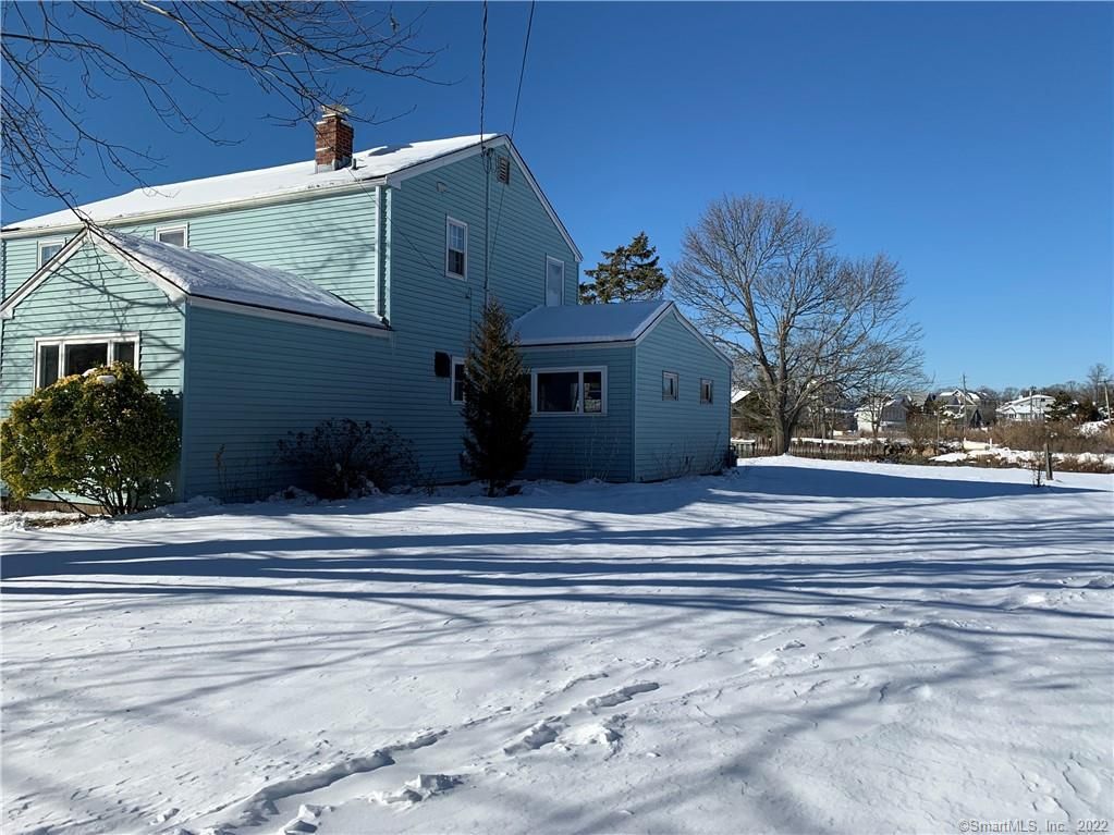 9 Summer Island Poin, Branford, CT 06405