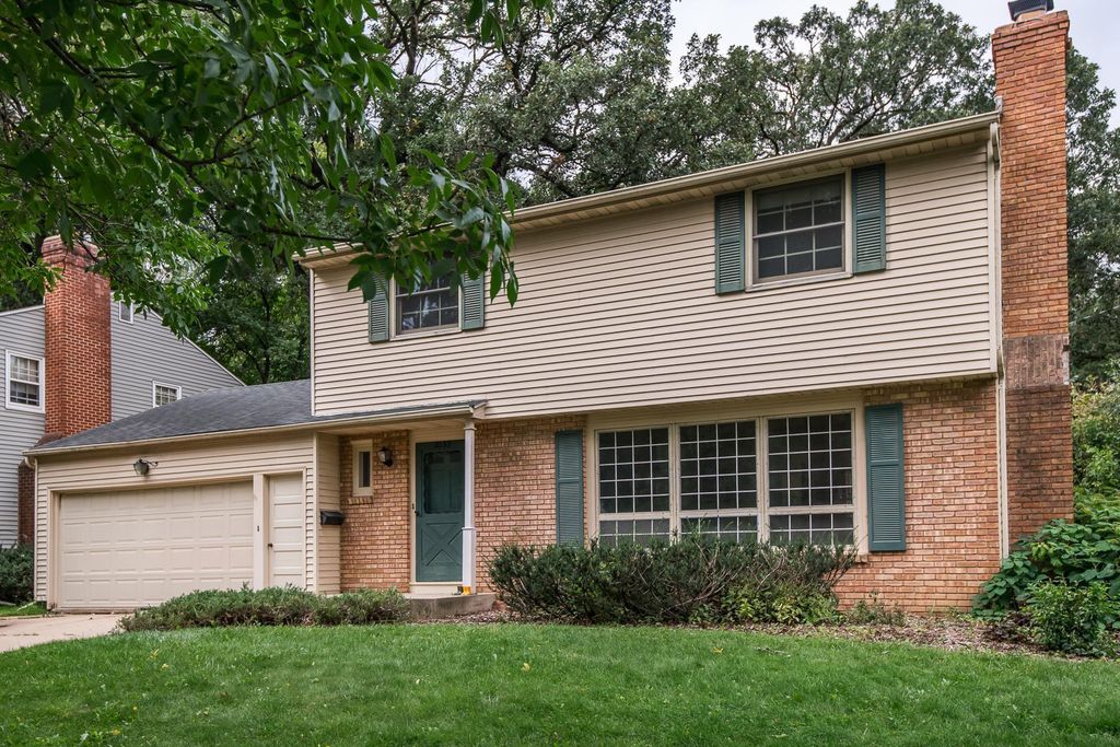 2033 13th Ave NW, Rochester, MN 55901