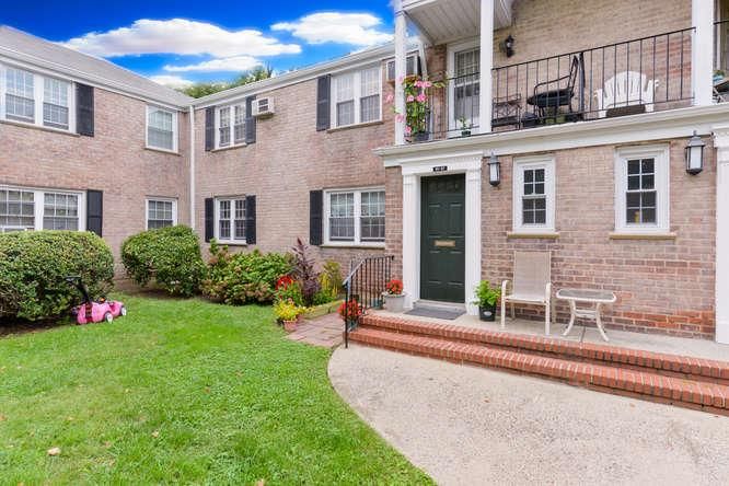 224-45A 64th Ave #547, Oakland Gardens, NY 11364