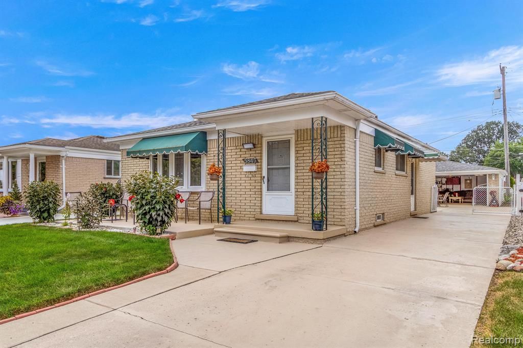 5845 Centralia St, Dearborn Heights, MI 48127 Trulia