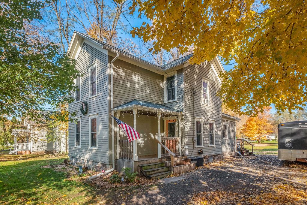 428 Hanover St, Concord, MI 49237
