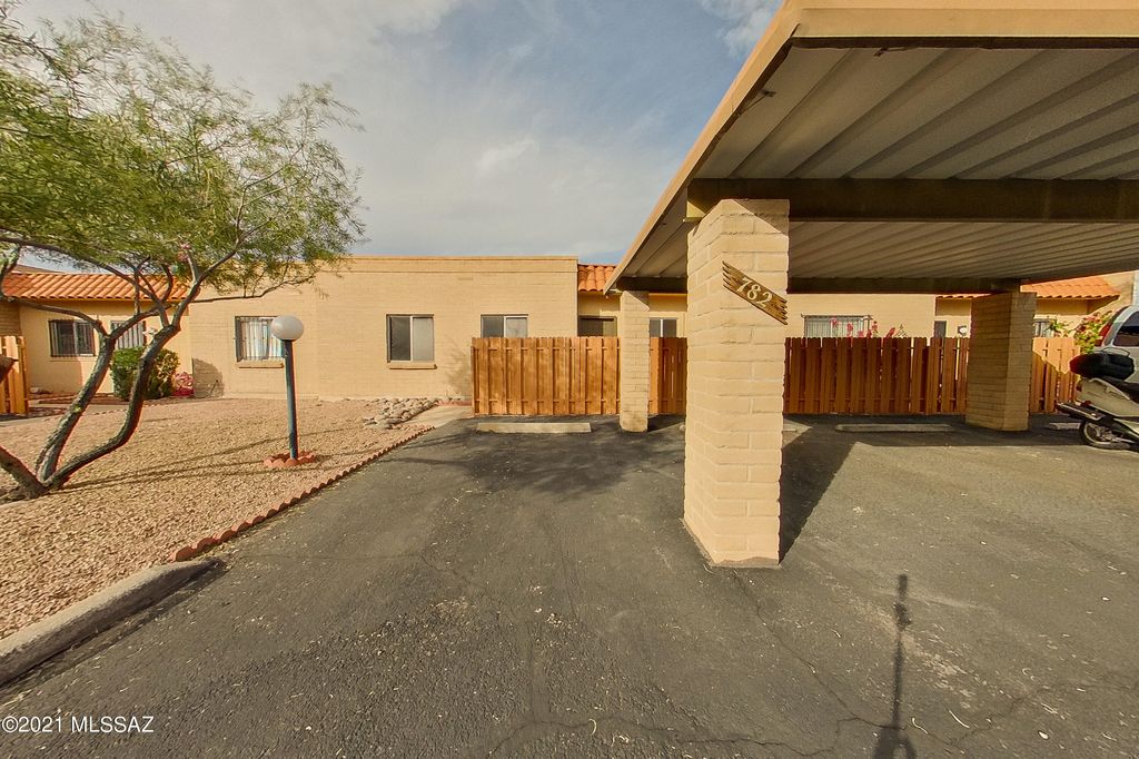 782 S Pantano Rd, Tucson, AZ 85710