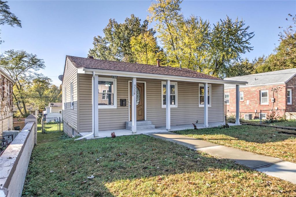 9538 Flora Ave, Saint Louis, MO 63114
