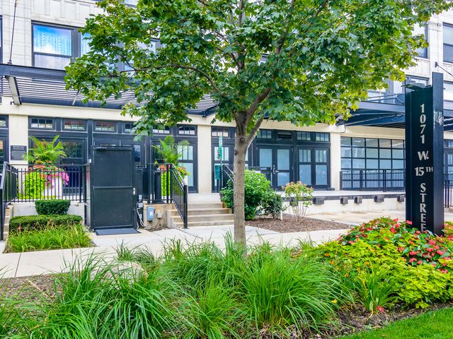 1071 W 15th St #312, Chicago, IL 60608
