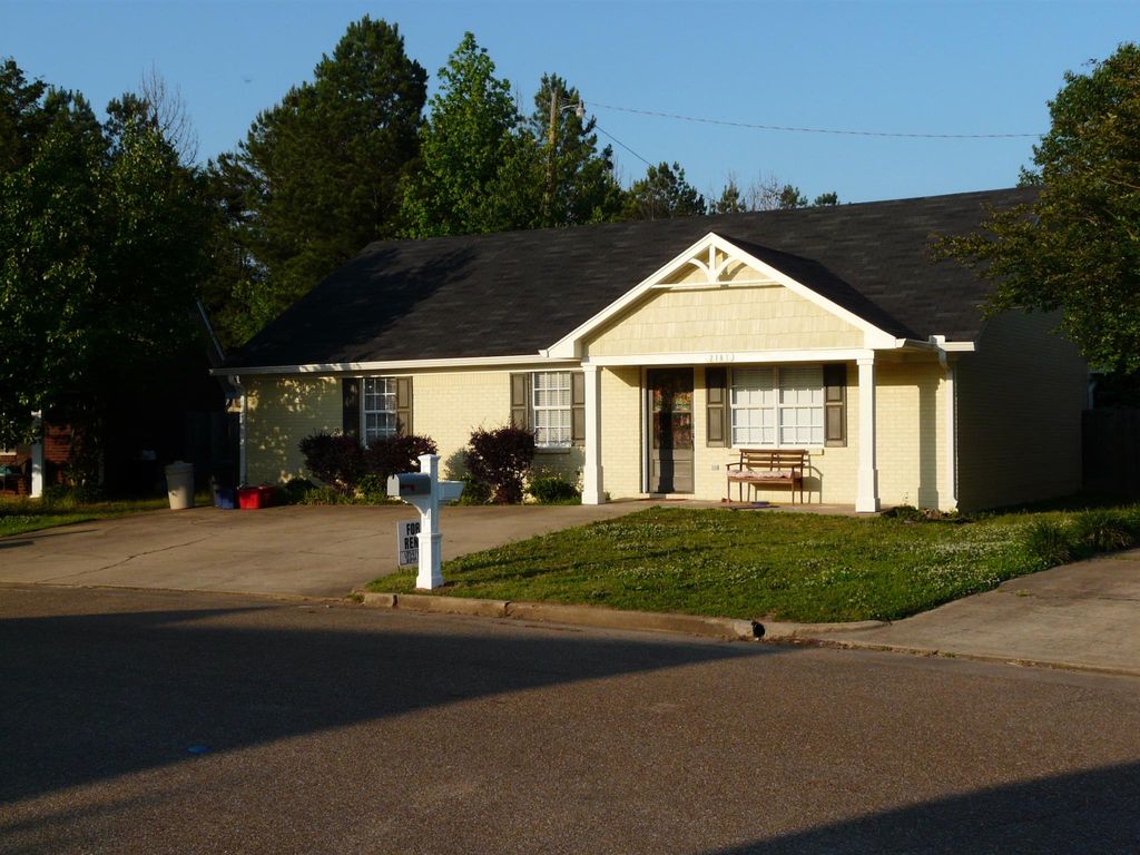 homes for rent or sale in soleol oxford ms