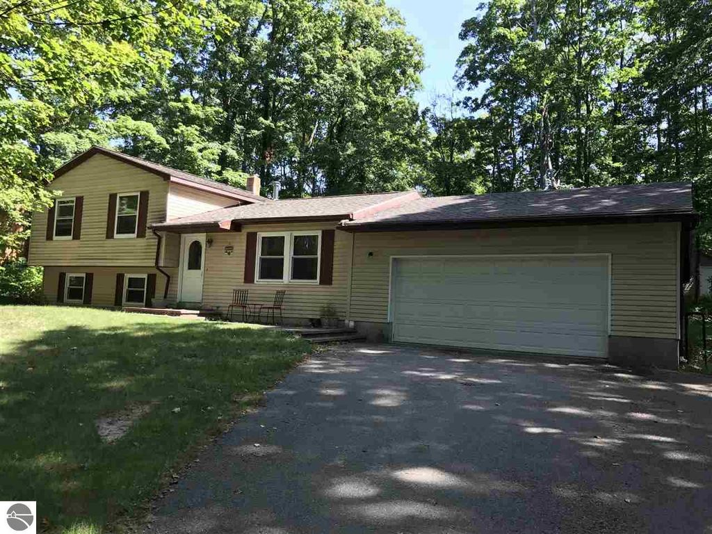 4169 S Scenic View Dr, Suttons Bay, MI 49682 Trulia