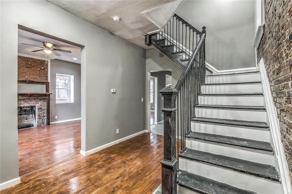 5700 Cates Ave, Saint Louis, MO 63112
