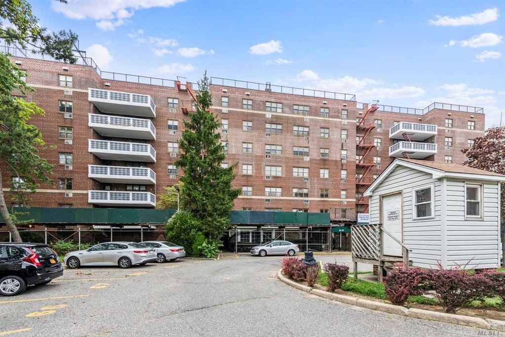 8510 151st Ave 1K, Howard Beach, NY 11414 2 Bed, 2 Bath Coop MLS