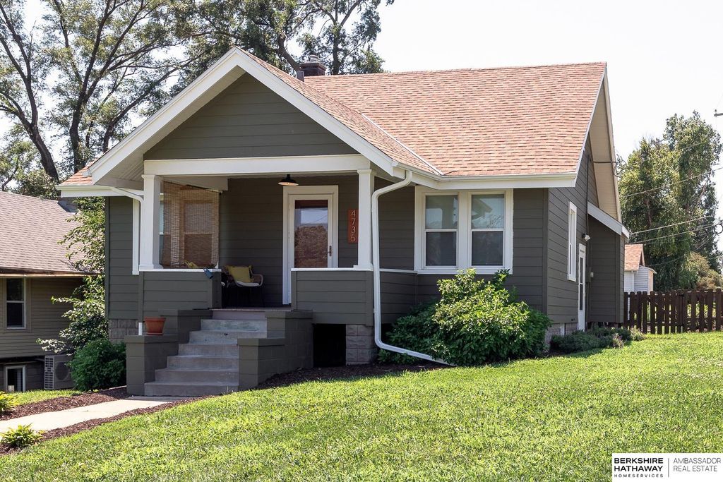 4735 Erskine St, Omaha, NE 68104