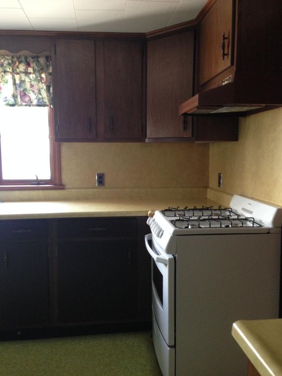25 Oak St, Waltham, MA 02453