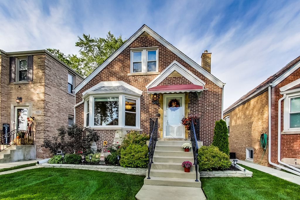3438 N Oconto Ave, Chicago, IL 60634