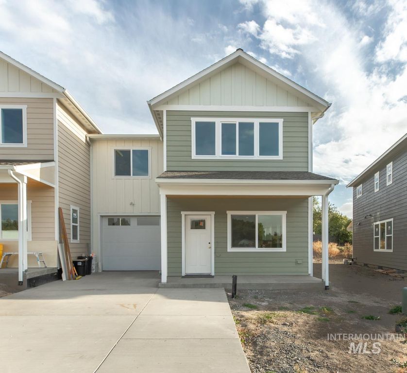 1621 E 3rd St, Moscow, ID 83843