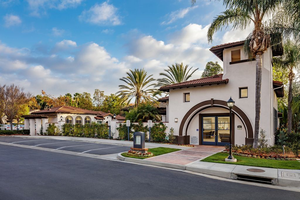 Laurel Canyon Apartment Homes Ladera Ranch, CA Trulia