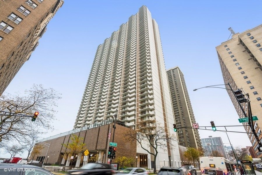6033 N Sheridan Rd #39F, Chicago, IL 60660