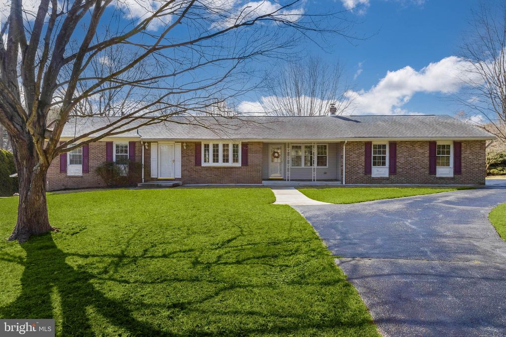2300 Beren Ln, Westminster, MD 21157
