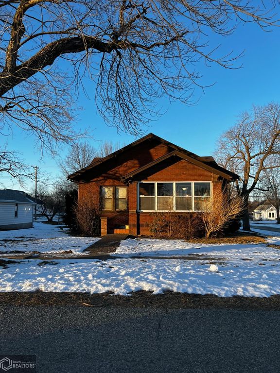 1161 Oak St, Hamilton, IL 62341