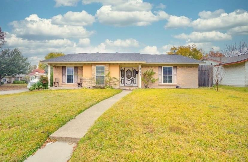 3235 Rockne Ln, Mesquite, TX 75150