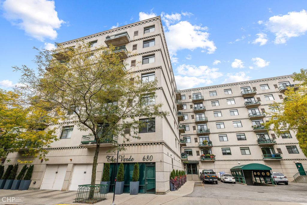 680 N  Green St #513, Chicago, IL 60642