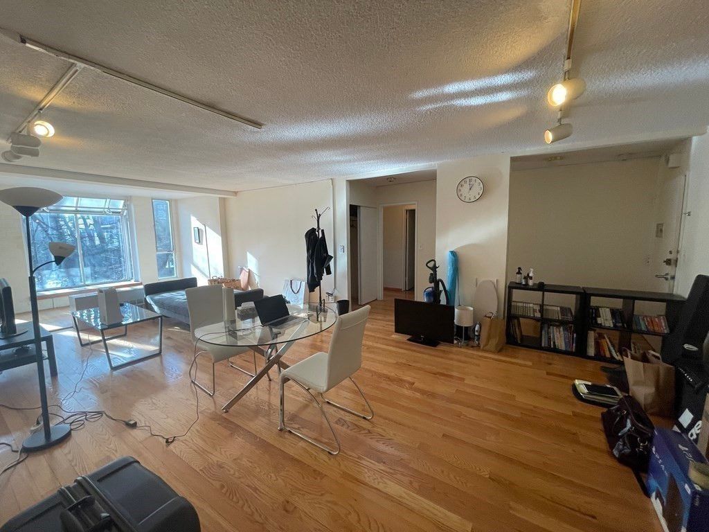 99 Pond Ave #409, Brookline, MA 02445