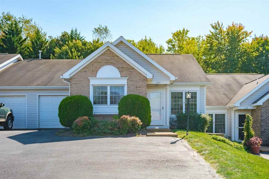 304 Emerald Dr, Harrisonburg, VA 22801 2 Bed, 2 Bath