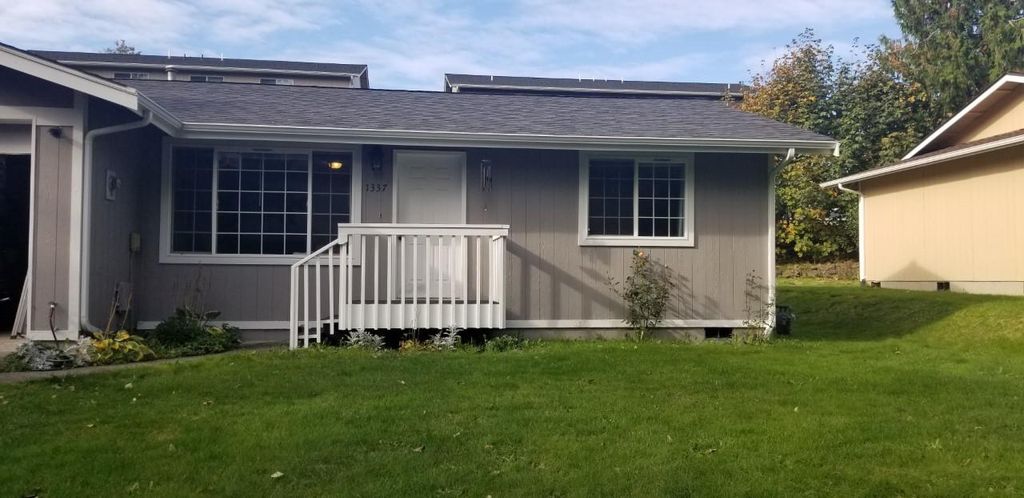 1337 NE Dawn Rd, Bremerton, WA 98311