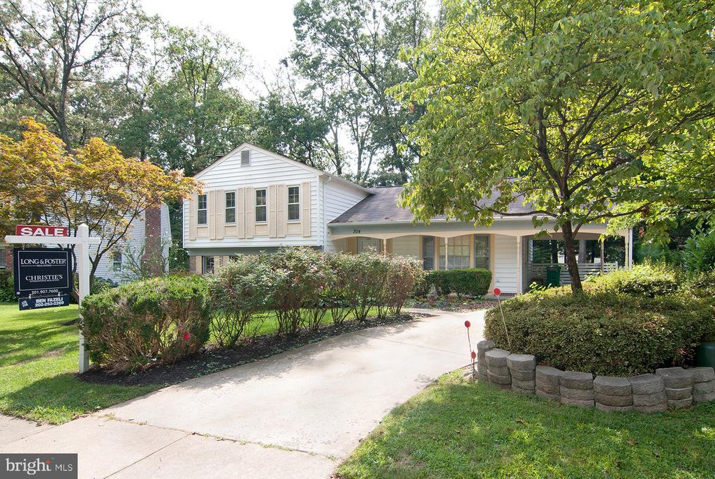 304 Summit Hall Rd, Gaithersburg, MD 20877