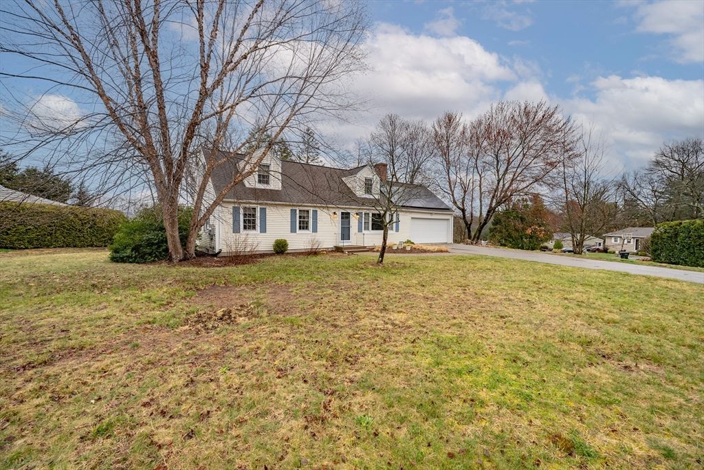 384 Forest Hills Rd, Springfield, MA 01128