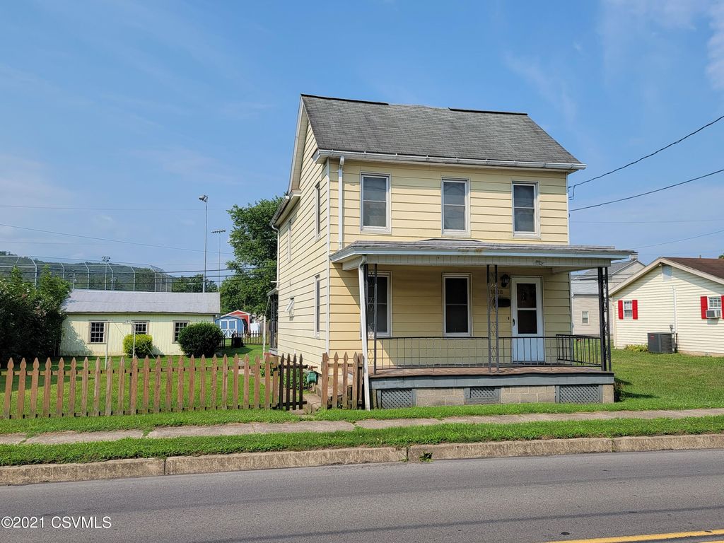 1028 E Market St, Danville, PA 17821