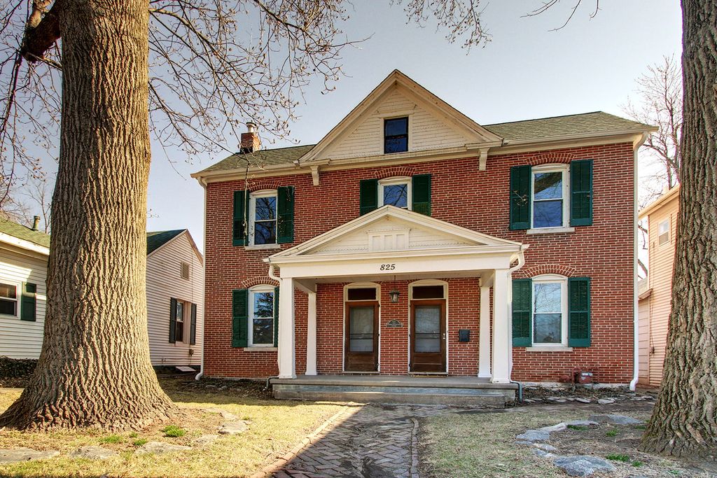 825 S 14th St, Quincy, IL 62301