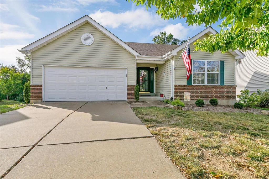 32 Parkland Place Ct, O'fallon, MO 63366