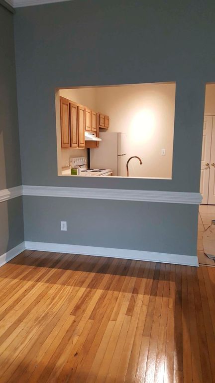 320 S Elm St #2A, Greensboro, NC 27401
