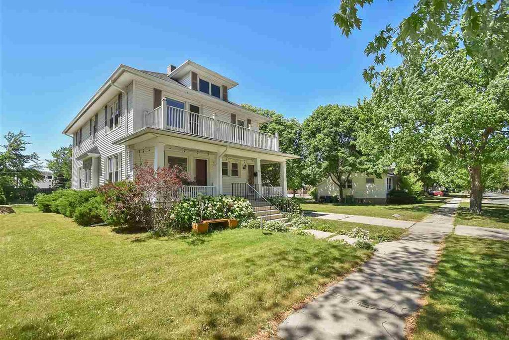 914 S Clay St, Green Bay, WI 54301