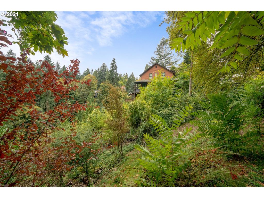 1440 SW Broadway Dr, Portland, OR 97201