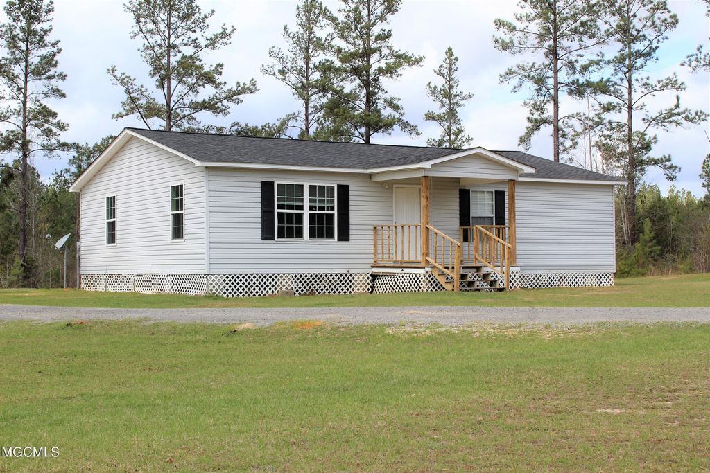 8181 River Rd, Lucedale, MS 39452