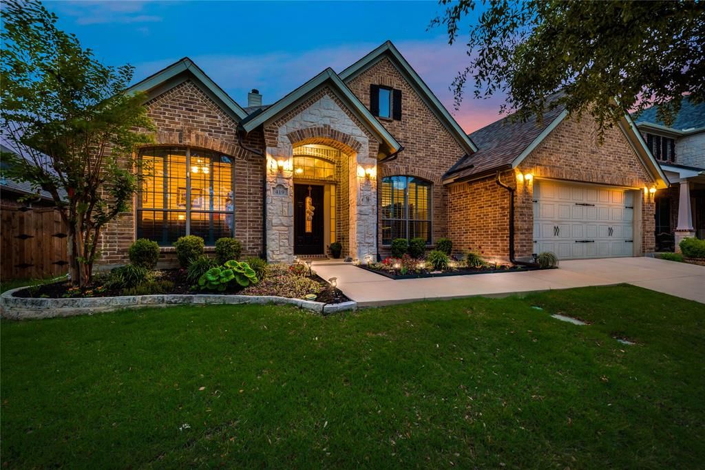 419 Bristol St, Roanoke, TX 76262