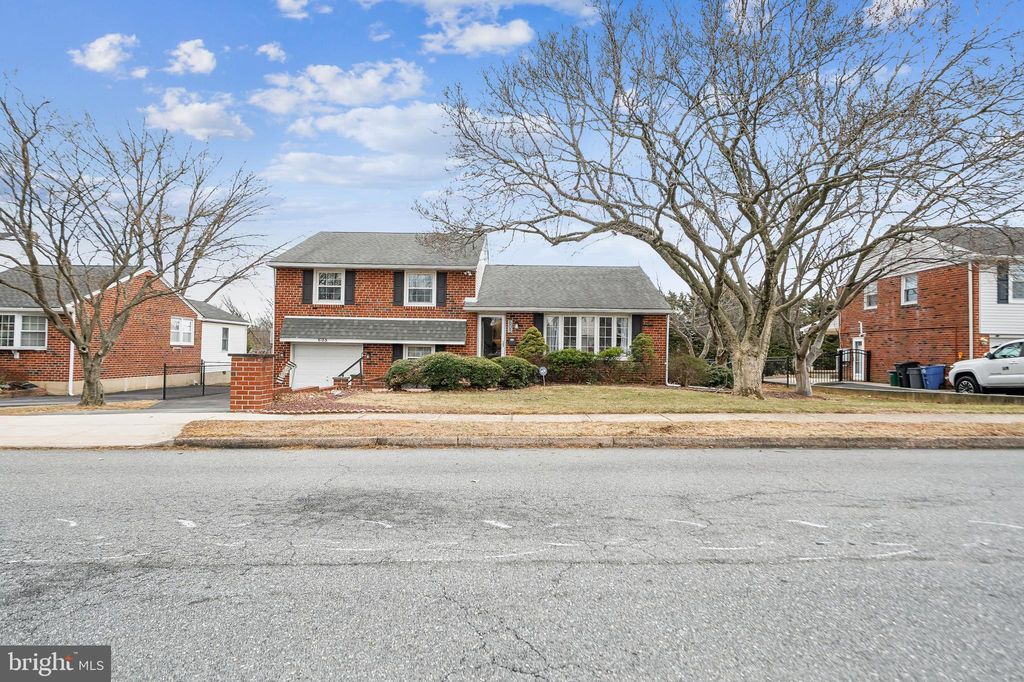 605 Cambridge Rd, Brookhaven, PA 19015