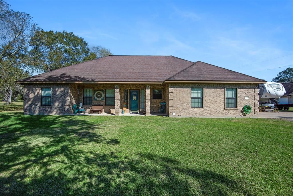 7555 County Road 684, Sweeny, TX 77480