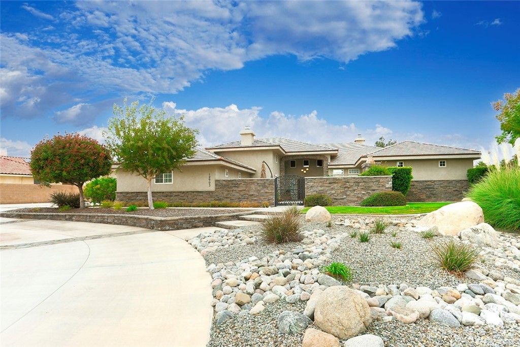 12903 Ivanpah Rd, Apple Valley, CA 92308