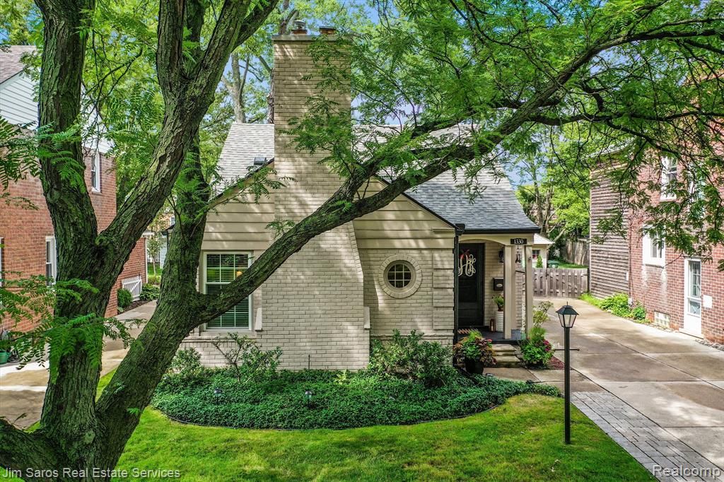 1330 Hampton Rd, Grosse Pointe Woods, MI 48236 Trulia